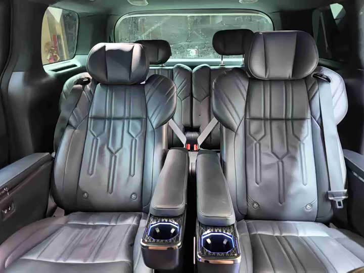 Фото 5 - Zeekr 009