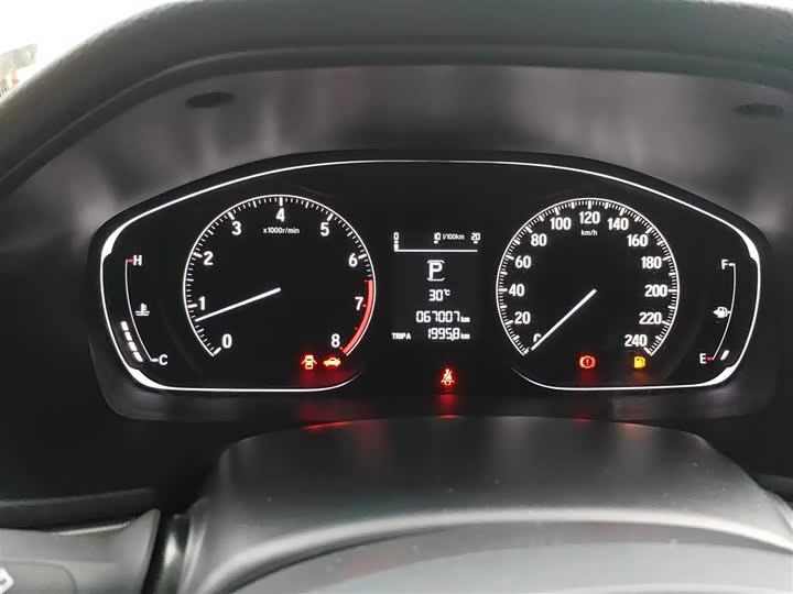 Фото 12 - Honda Accord