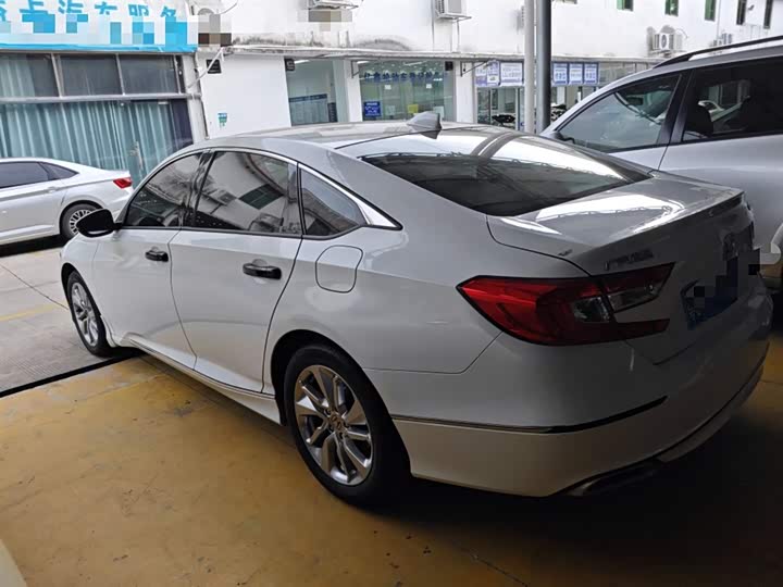 Фото 5 - Honda Accord