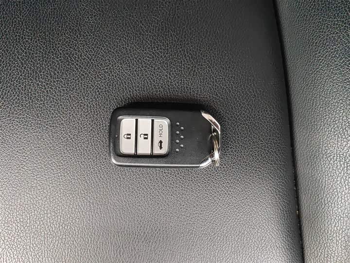 Фото 9 - Honda Accord