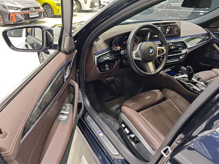 Фото 13 - BMW 5 Series