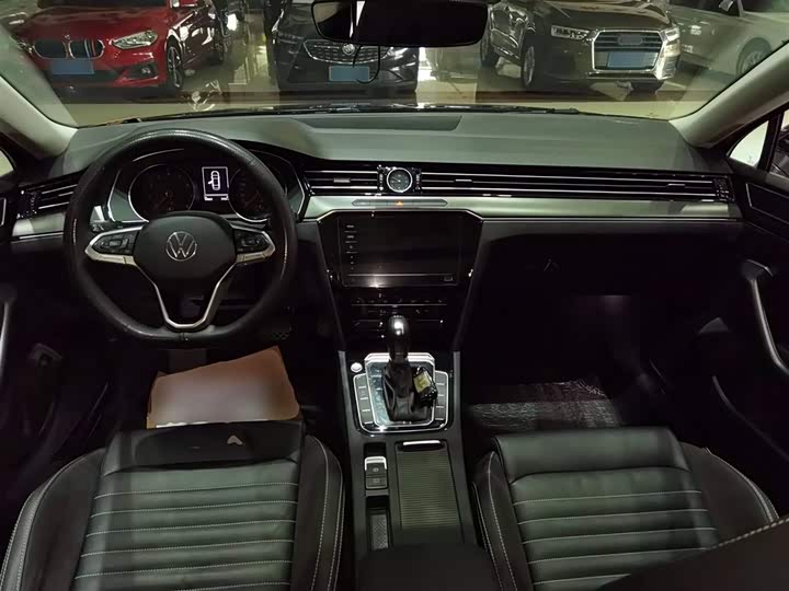 Фото 10 - Volkswagen Magotan