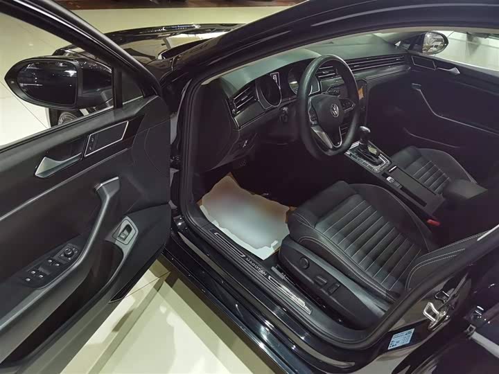 Фото 16 - Volkswagen Magotan