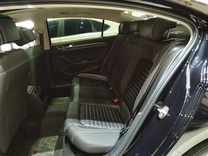 Фото 17 - Volkswagen Magotan