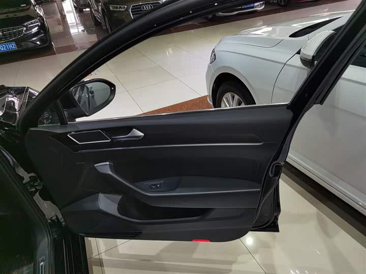 Фото 26 - Volkswagen Magotan