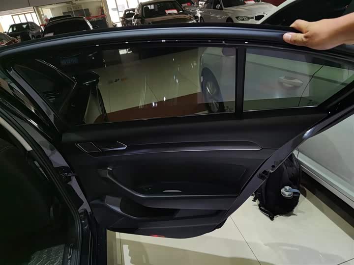 Фото 27 - Volkswagen Magotan