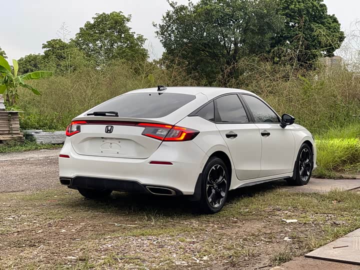 Фото 10 - Honda Civic