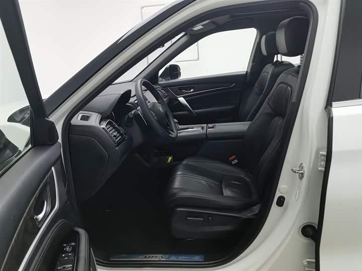 Фото 10 - Honda UR-V