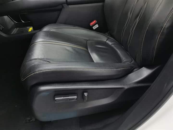 Фото 20 - Honda UR-V