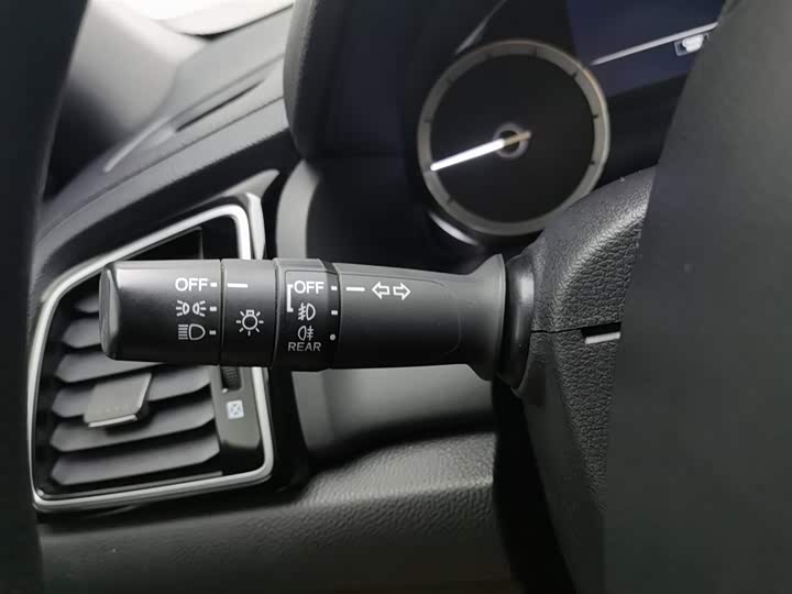 Фото 21 - Honda UR-V