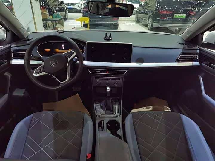 Фото 10 - Volkswagen Lavida