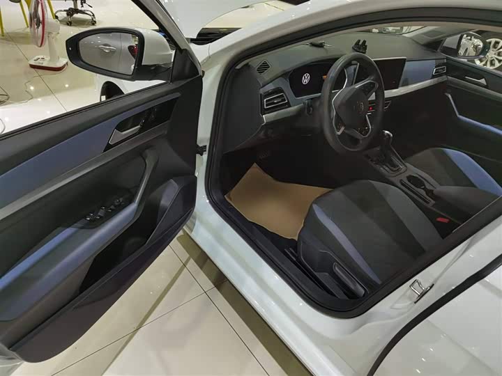 Фото 16 - Volkswagen Lavida