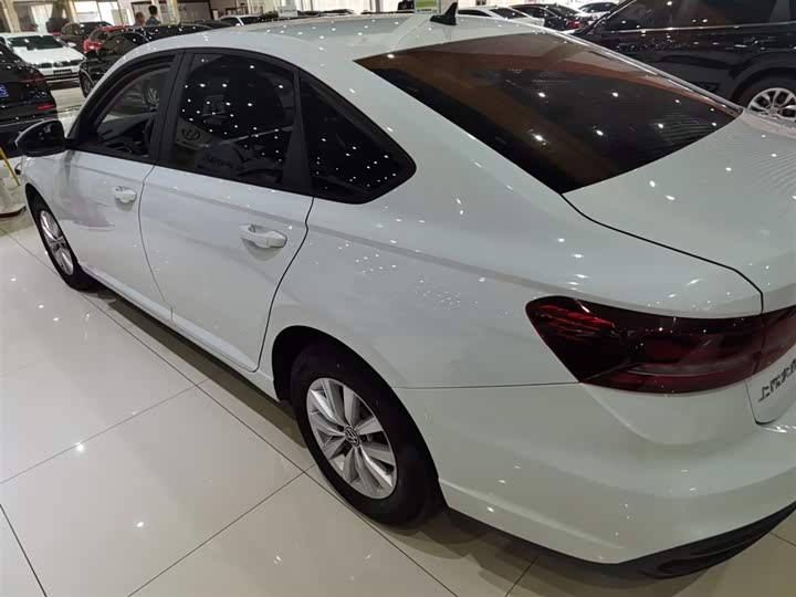 Фото 5 - Volkswagen Lavida