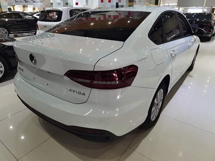 Фото 7 - Volkswagen Lavida