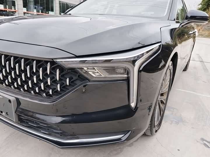 Фото 17 - Bestune B70