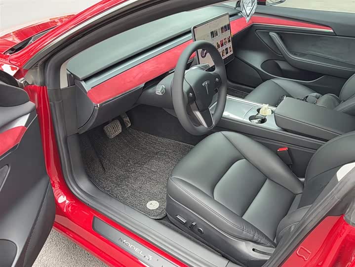 Фото 15 - Tesla Model 3