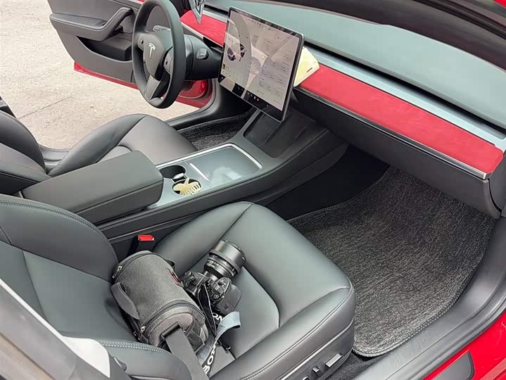 Фото 19 - Tesla Model 3