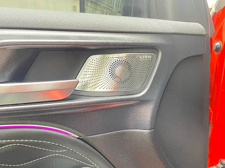 Фото 11 - Tank 300