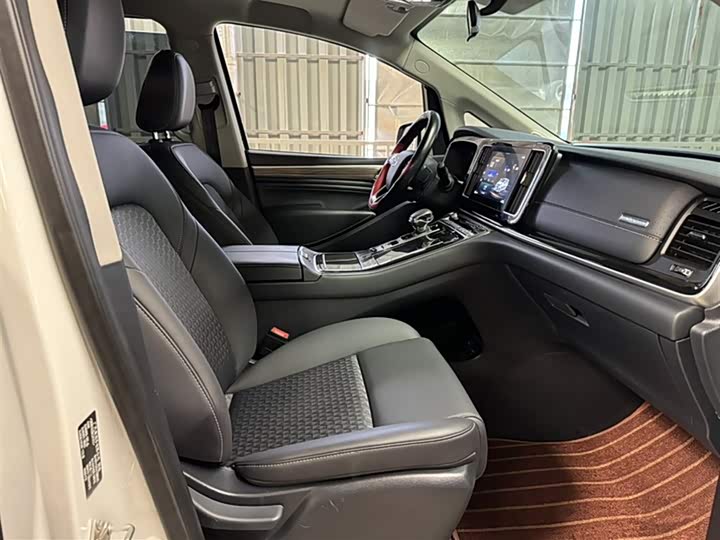 Фото 14 - GAC Trumpchi M8