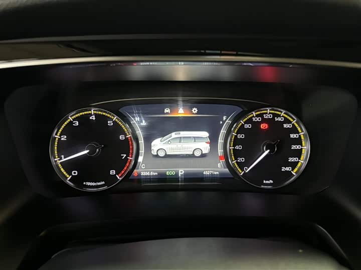 Фото 4 - GAC Trumpchi M8