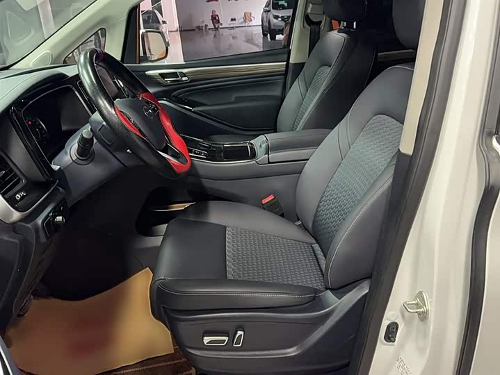 Фото 9 - GAC Trumpchi M8