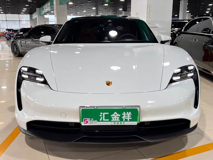 Фото 1 - Porsche Taycan