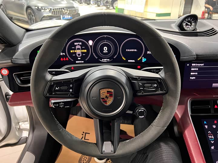 Фото 11 - Porsche Taycan