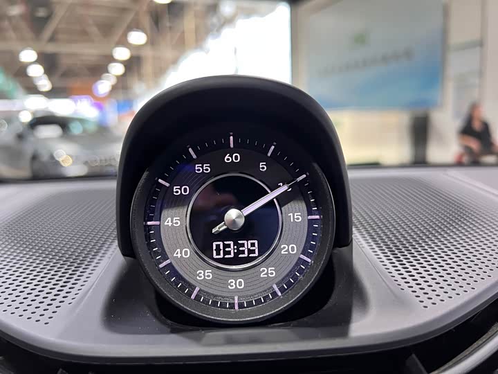 Фото 12 - Porsche Taycan