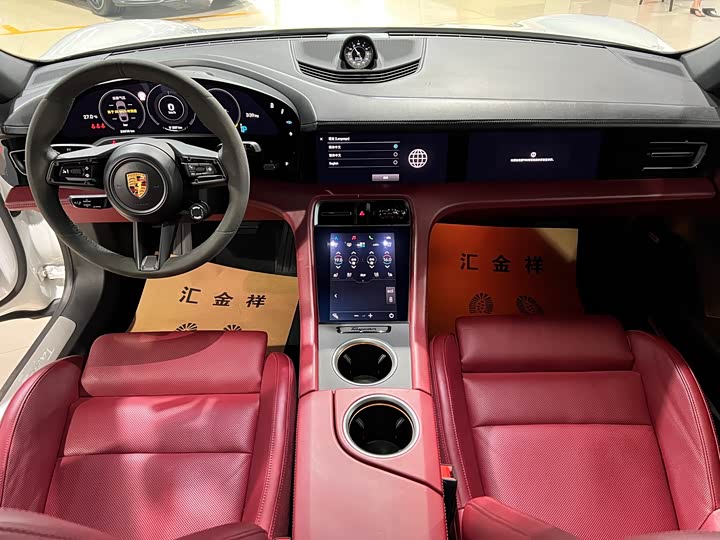 Фото 15 - Porsche Taycan