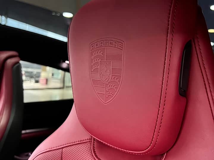 Фото 9 - Porsche Taycan