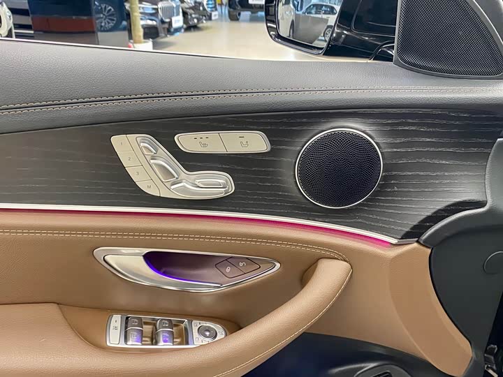 Фото 10 - Mercedes-Benz E-Class Hybrid