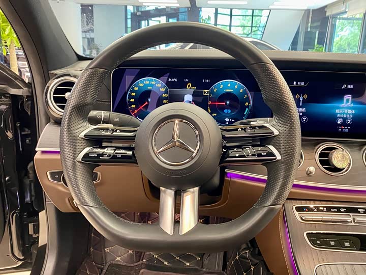 Фото 11 - Mercedes-Benz E-Class Hybrid