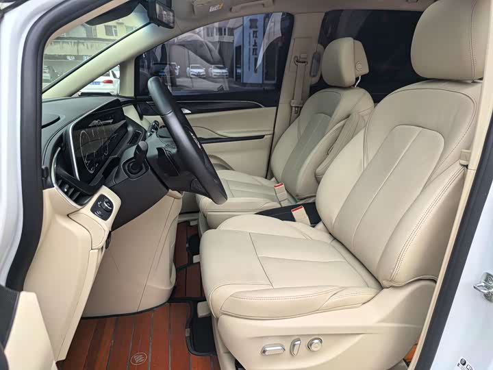 Фото 11 - Buick GL8 ES