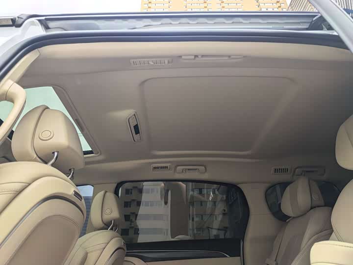 Фото 18 - Buick GL8 ES