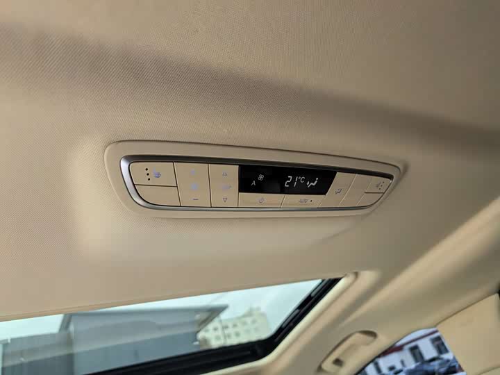 Фото 19 - Buick GL8 ES