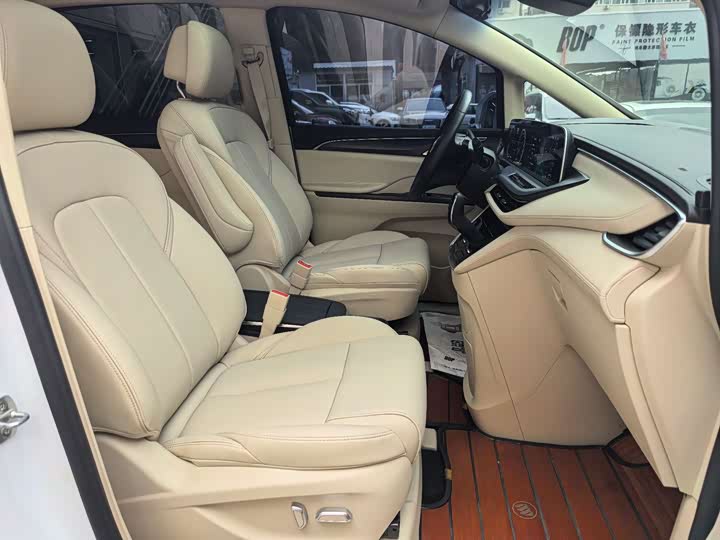 Фото 25 - Buick GL8 ES