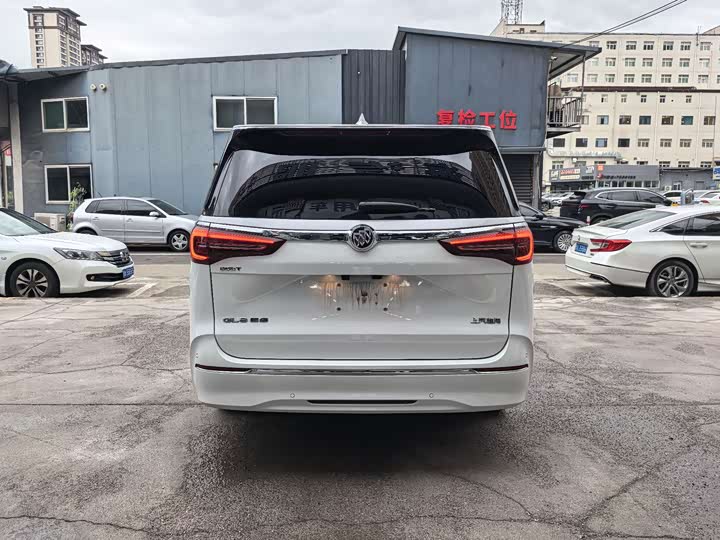 Фото 4 - Buick GL8 ES