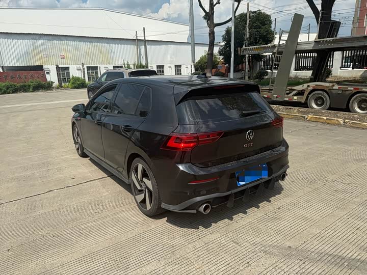 Фото 5 - Volkswagen Golf GTI