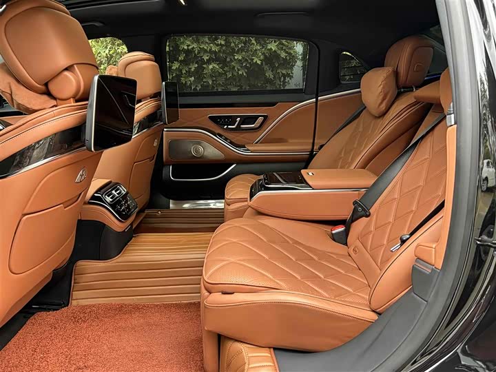 Фото 4 - Mercedes-Benz Maybach S-Class
