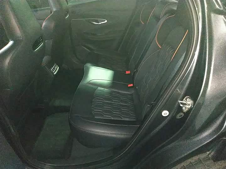 Фото 17 - Changan UNI-T