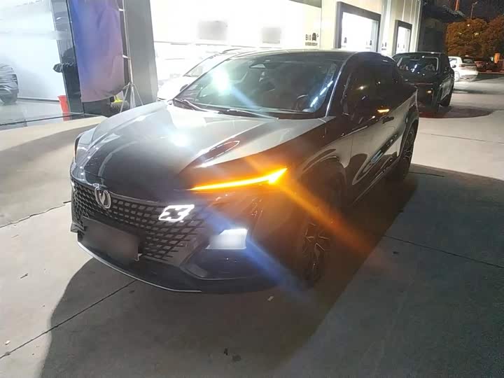 Фото 2 - Changan UNI-T