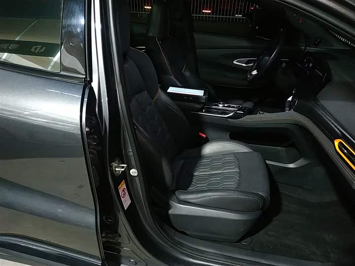 Фото 25 - Changan UNI-T