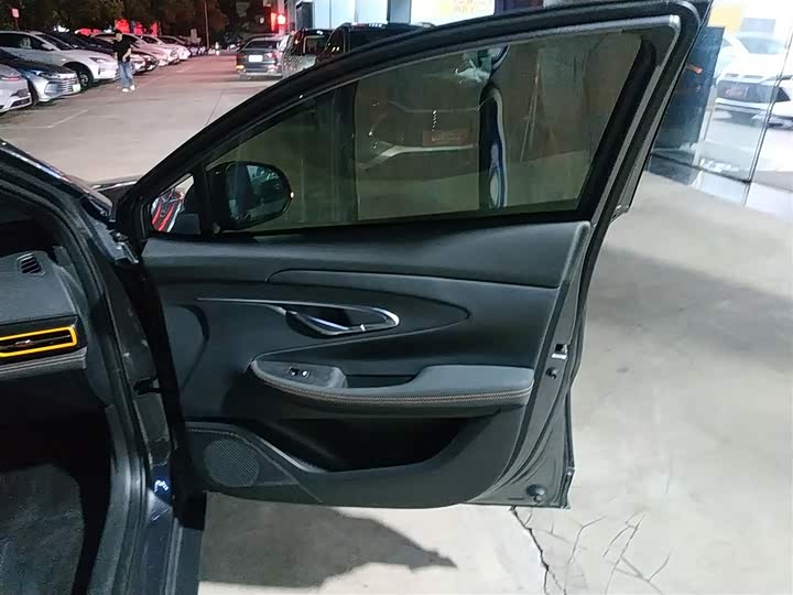 Фото 26 - Changan UNI-T