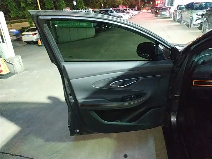 Фото 28 - Changan UNI-T