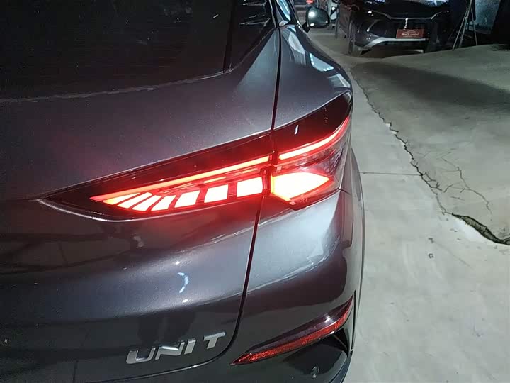 Фото 8 - Changan UNI-T