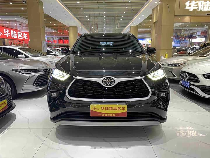 Фото 2 - Toyota Highlander