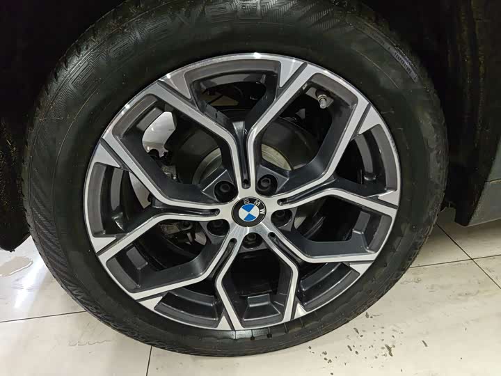 Фото 9 - BMW X1