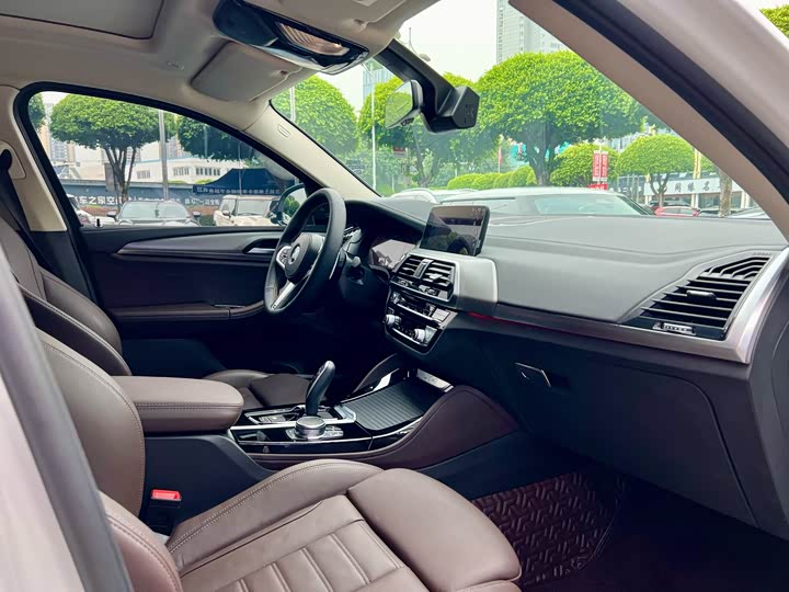 Фото 17 - BMW X4