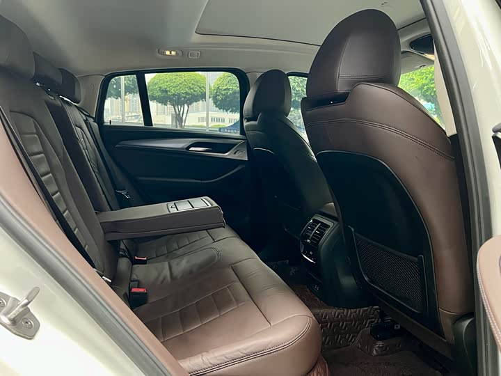 Фото 21 - BMW X4