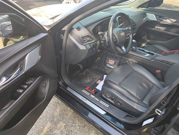 Фото 16 - Cadillac CT4